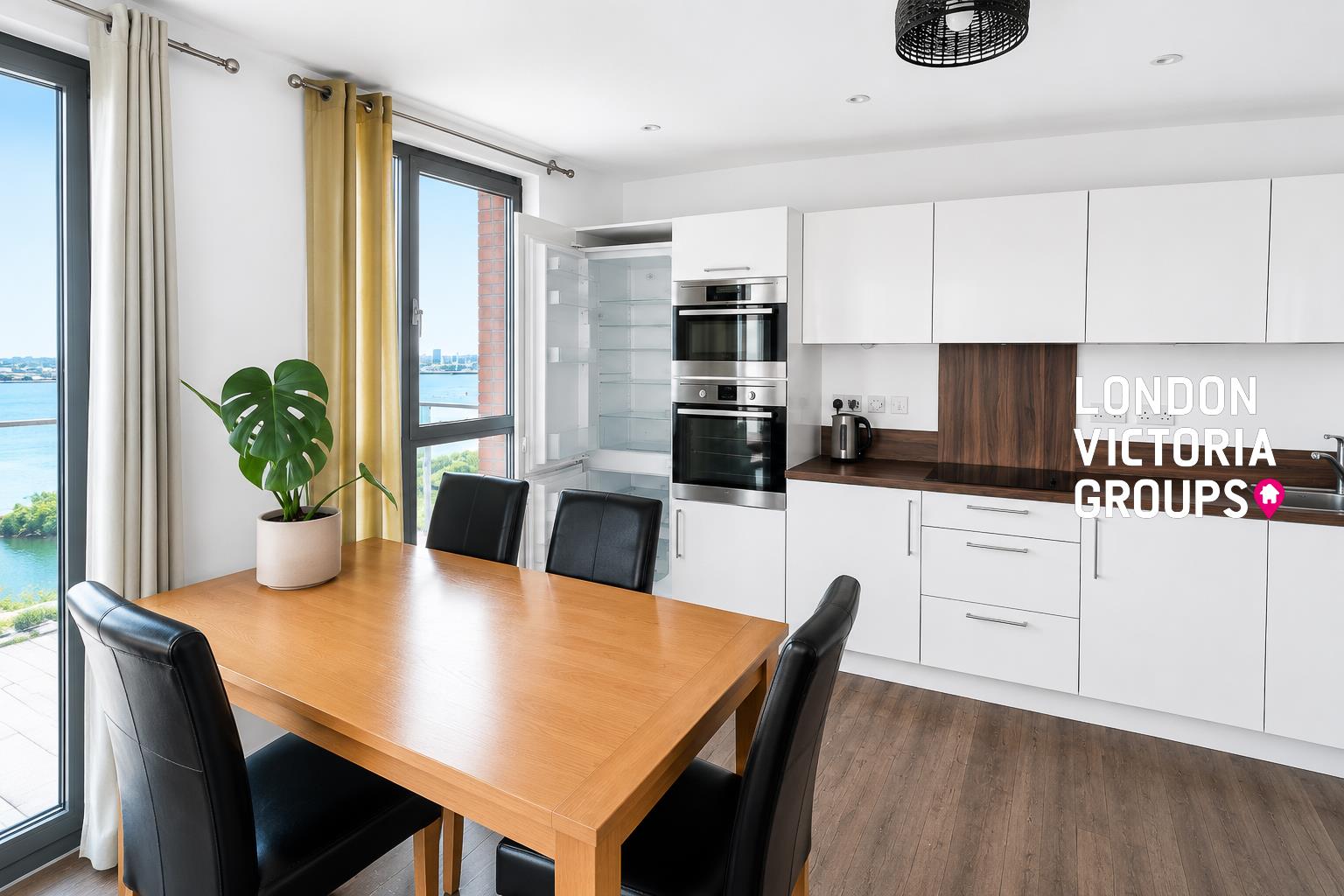Flat Booth Road in Greater London