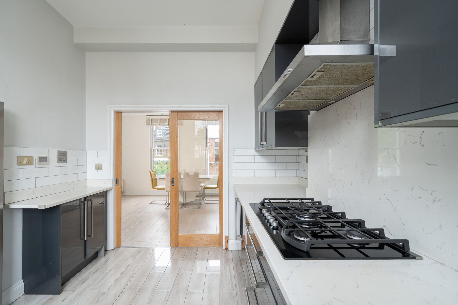 Flat Askew Road in Greater London