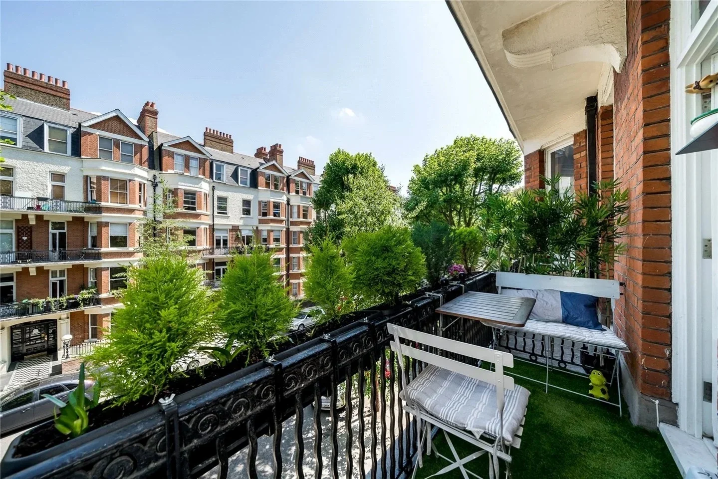 Flat Wymering Road in City of Westminster