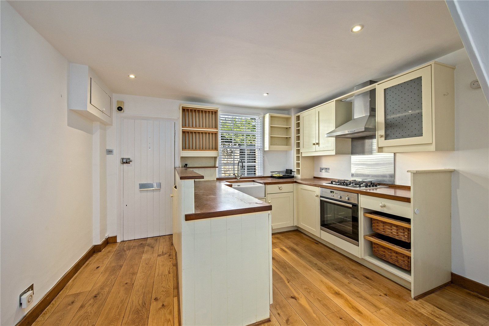 House Gloucester Court in Greater London