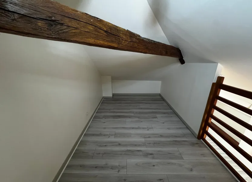 Flat Place Robert-Jean de Vogué in Épernay