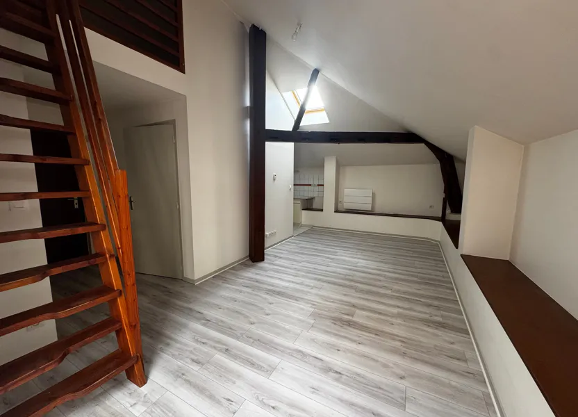 Flat Place Robert-Jean de Vogué in Épernay