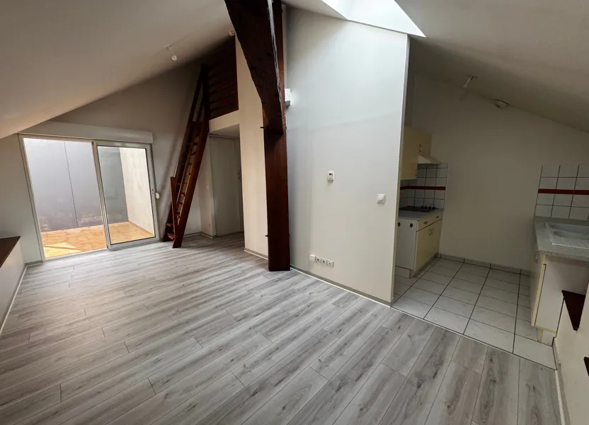 Flat Place Robert-Jean de Vogué in Épernay