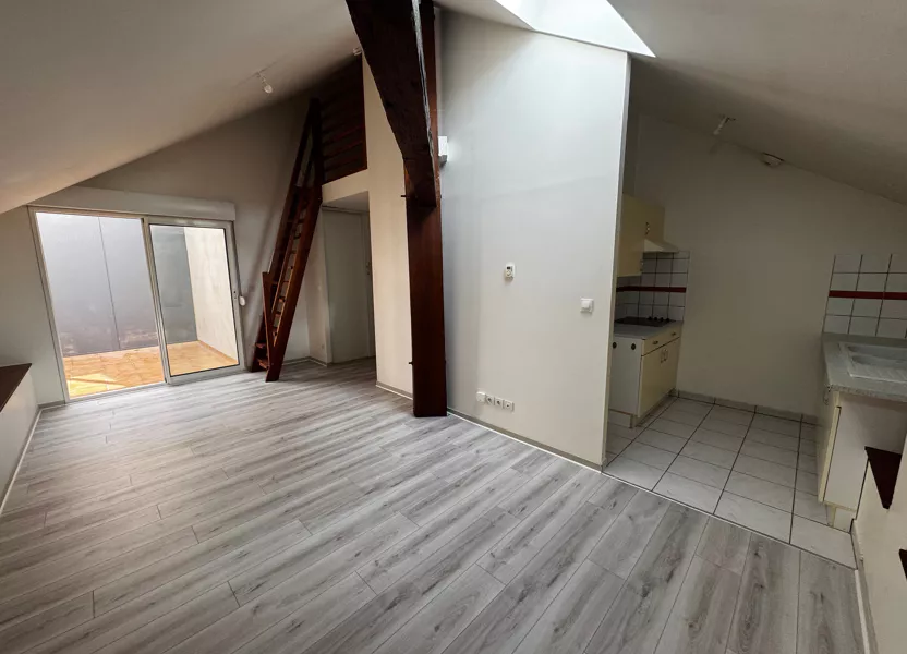 Flat Place Robert-Jean de Vogué in Épernay