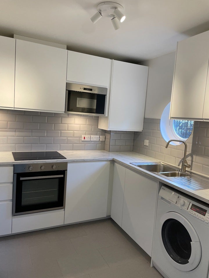 Flat Hemsworth Street in Greater London
