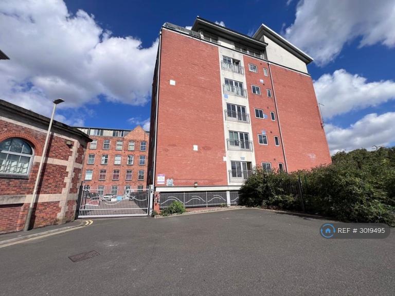 Flat Junior Street in Leicester