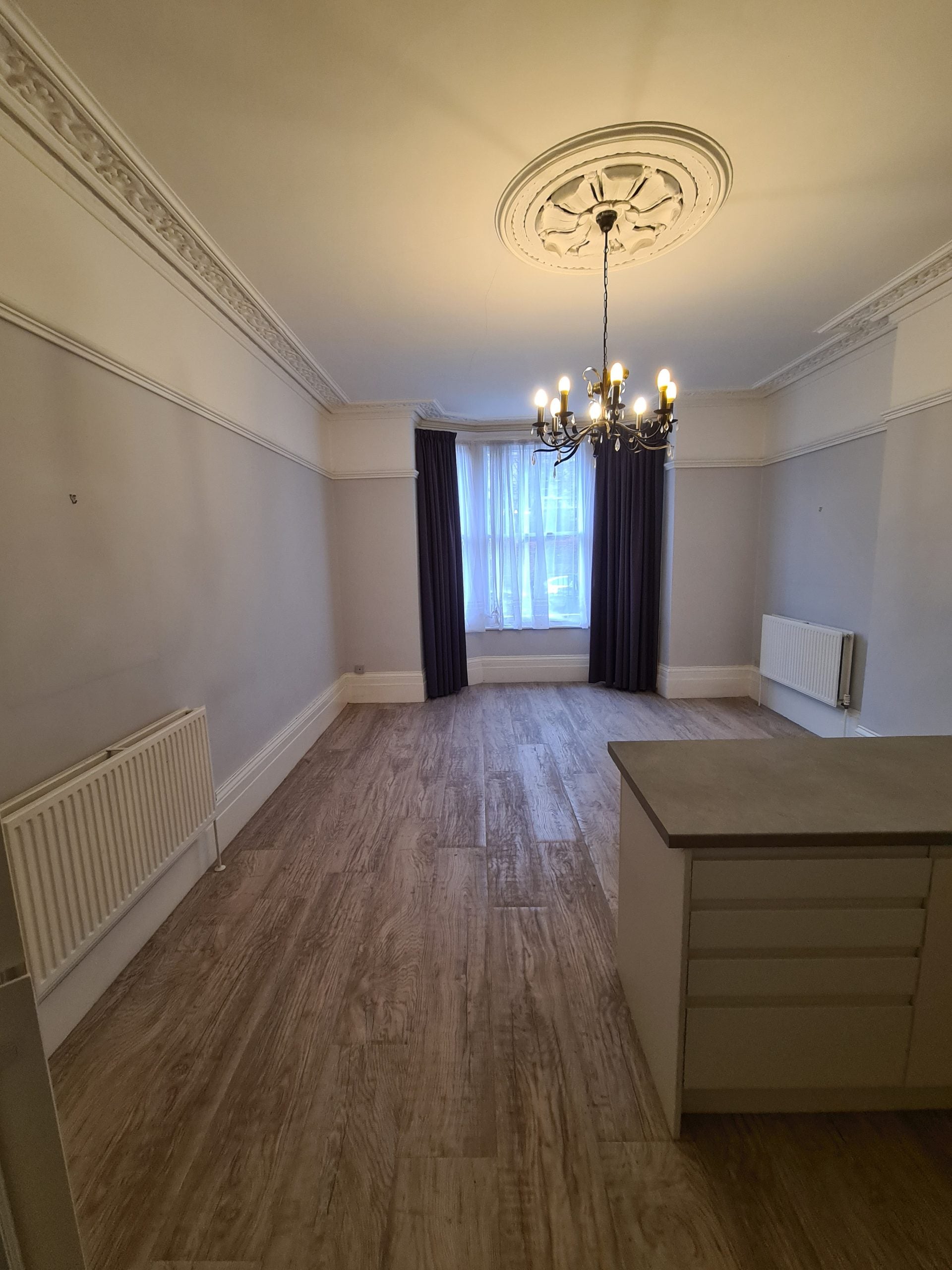 Flat Apsley Road in Bristol