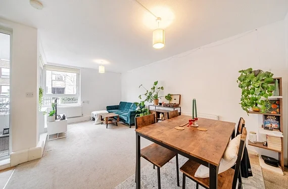 Flat Augustus Road in Greater London