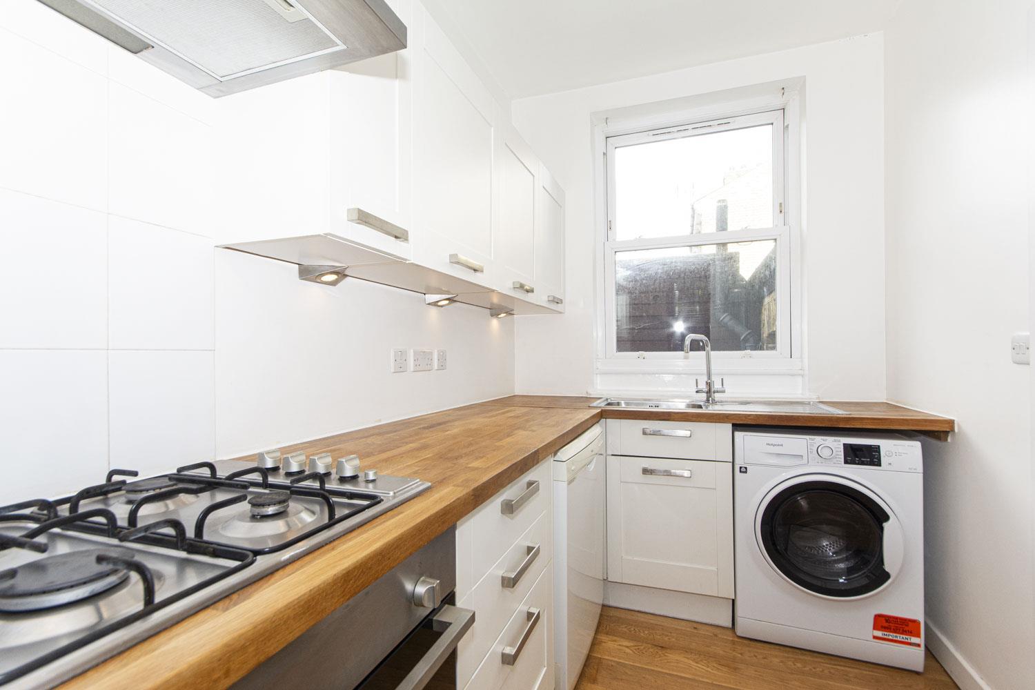 Flat Browning Street in Greater London