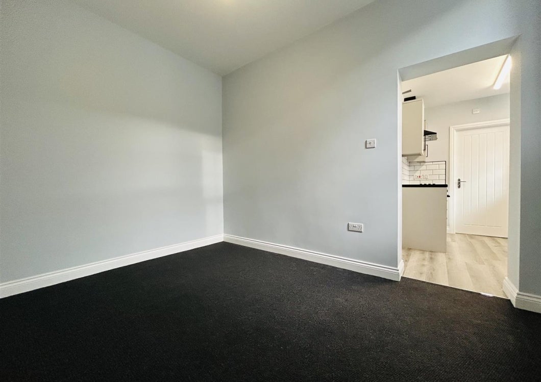Flat Tettenhall Road in Wolverhampton
