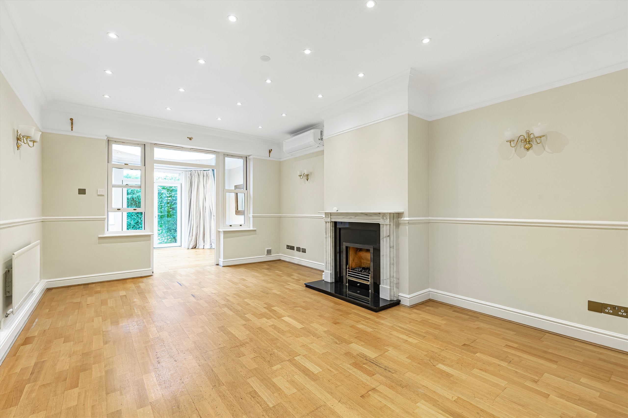 House Wyatt Drive in Greater London