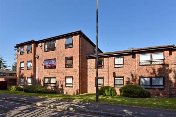 Flat Savill Way in Marlow