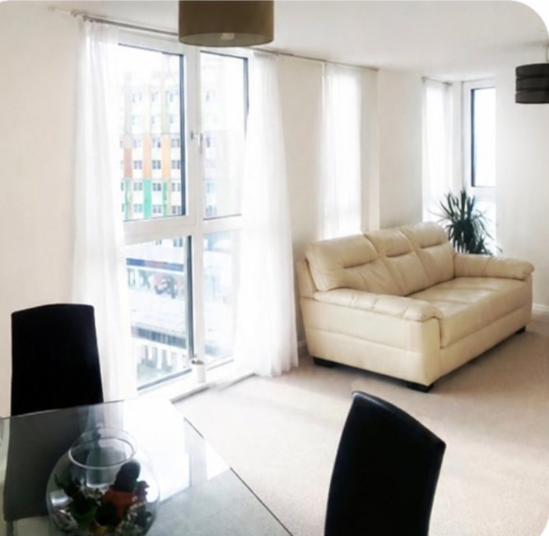 Room Daneland Walk in Greater London