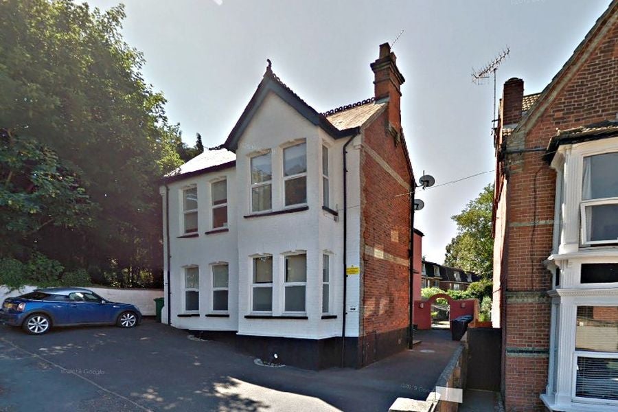 Flat Priory Road in High Wycombe