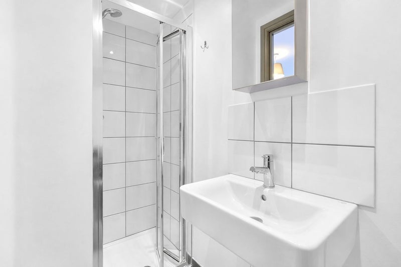 Room Tollington Way in Greater London