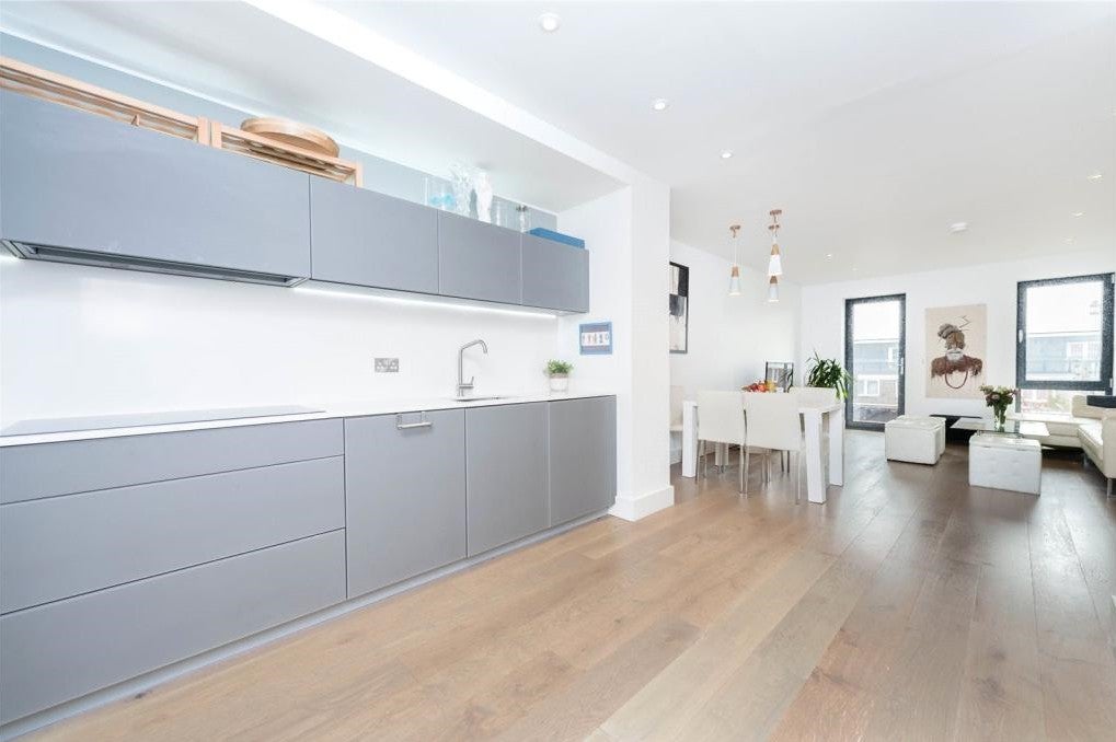 Flat Chatham Place in Greater London