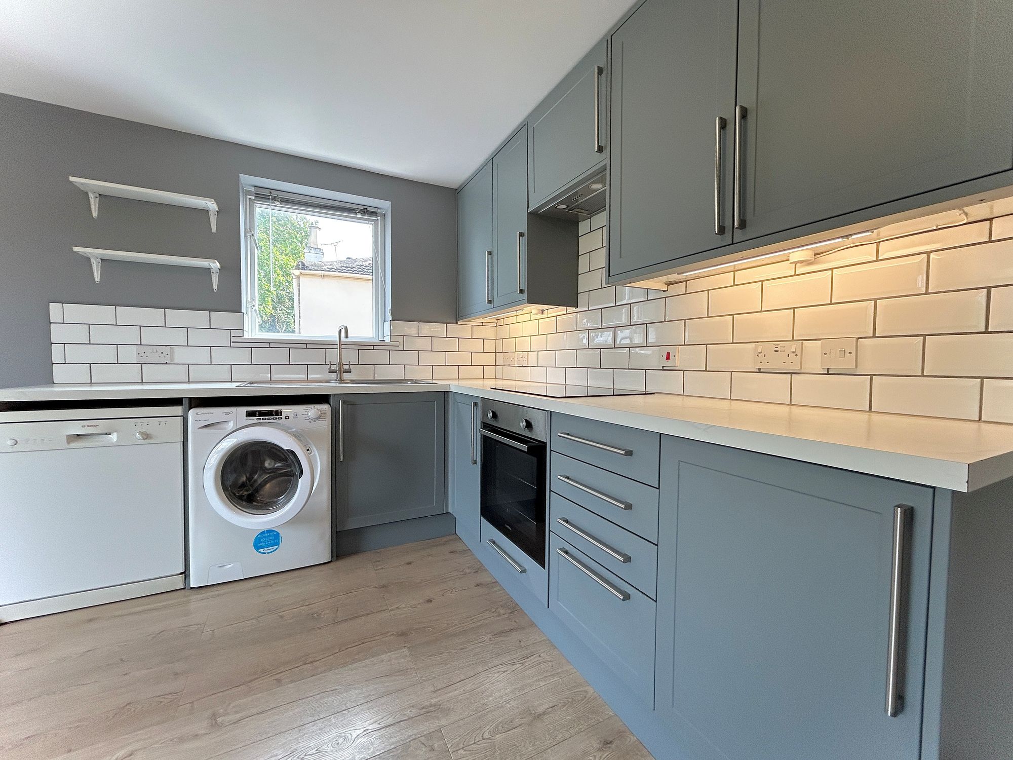Flat Montana Gardens in Greater London