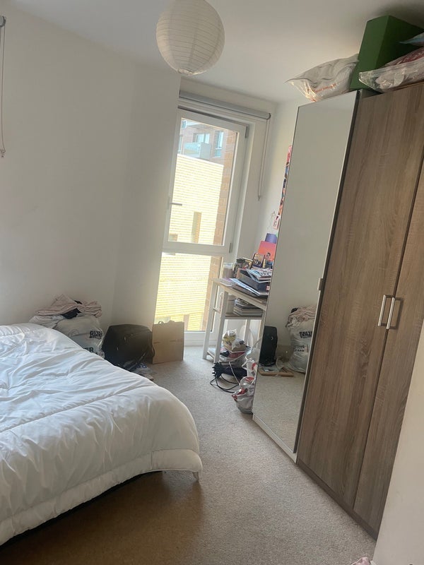 Room Hannaford Walk in Greater London