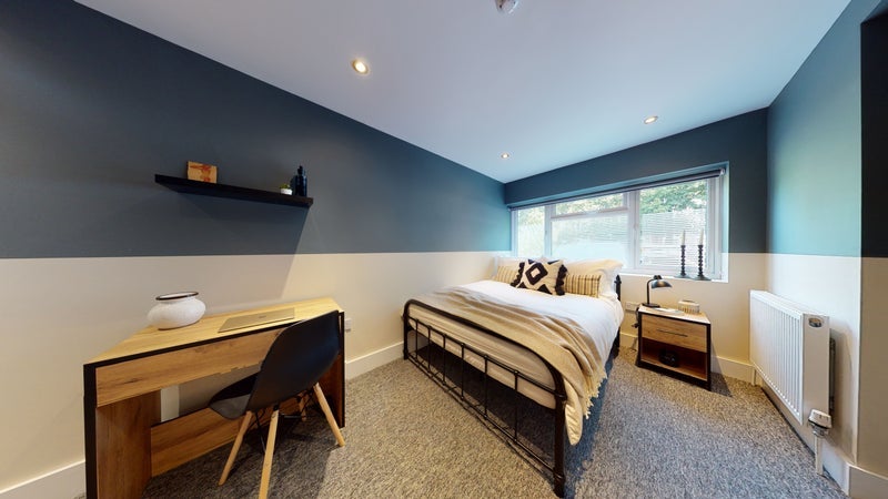 Room Upper Park Road in Greater London