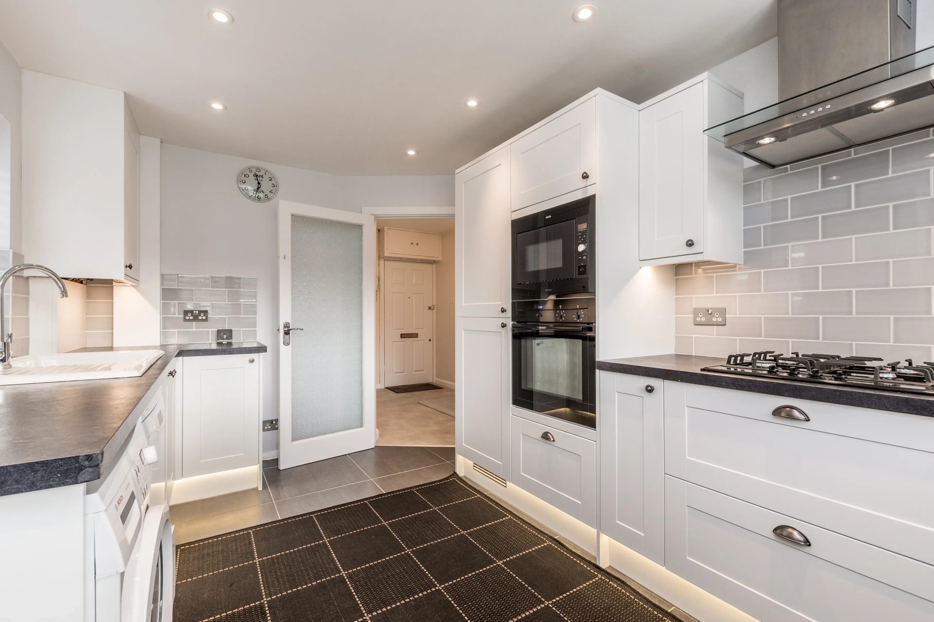 Flat Albemarle Road in Greater London