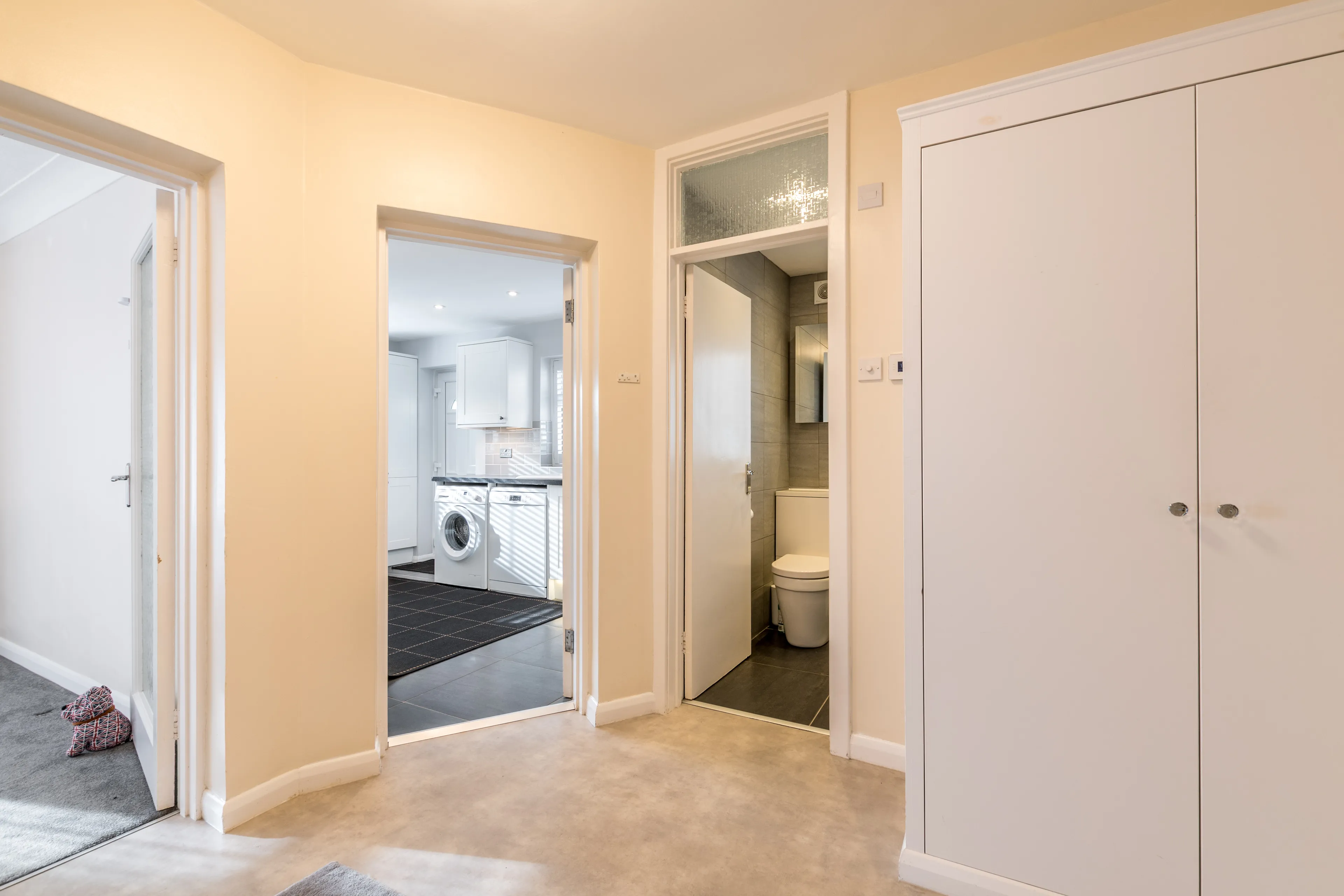 Flat Albemarle Road in Greater London