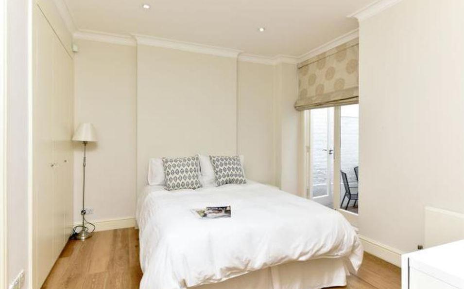 Flat Belgrave Road in City of Westminster