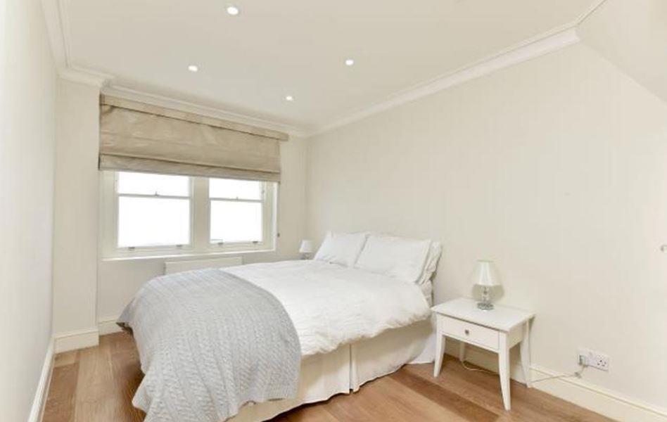 Flat Belgrave Road in City of Westminster
