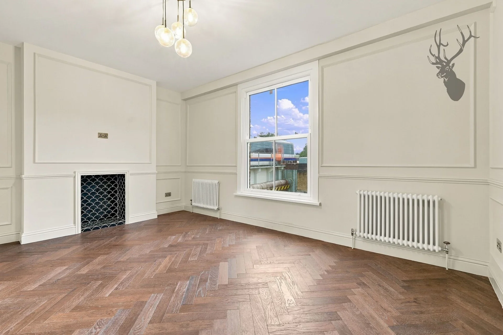 Flat Court Yard in Greater London