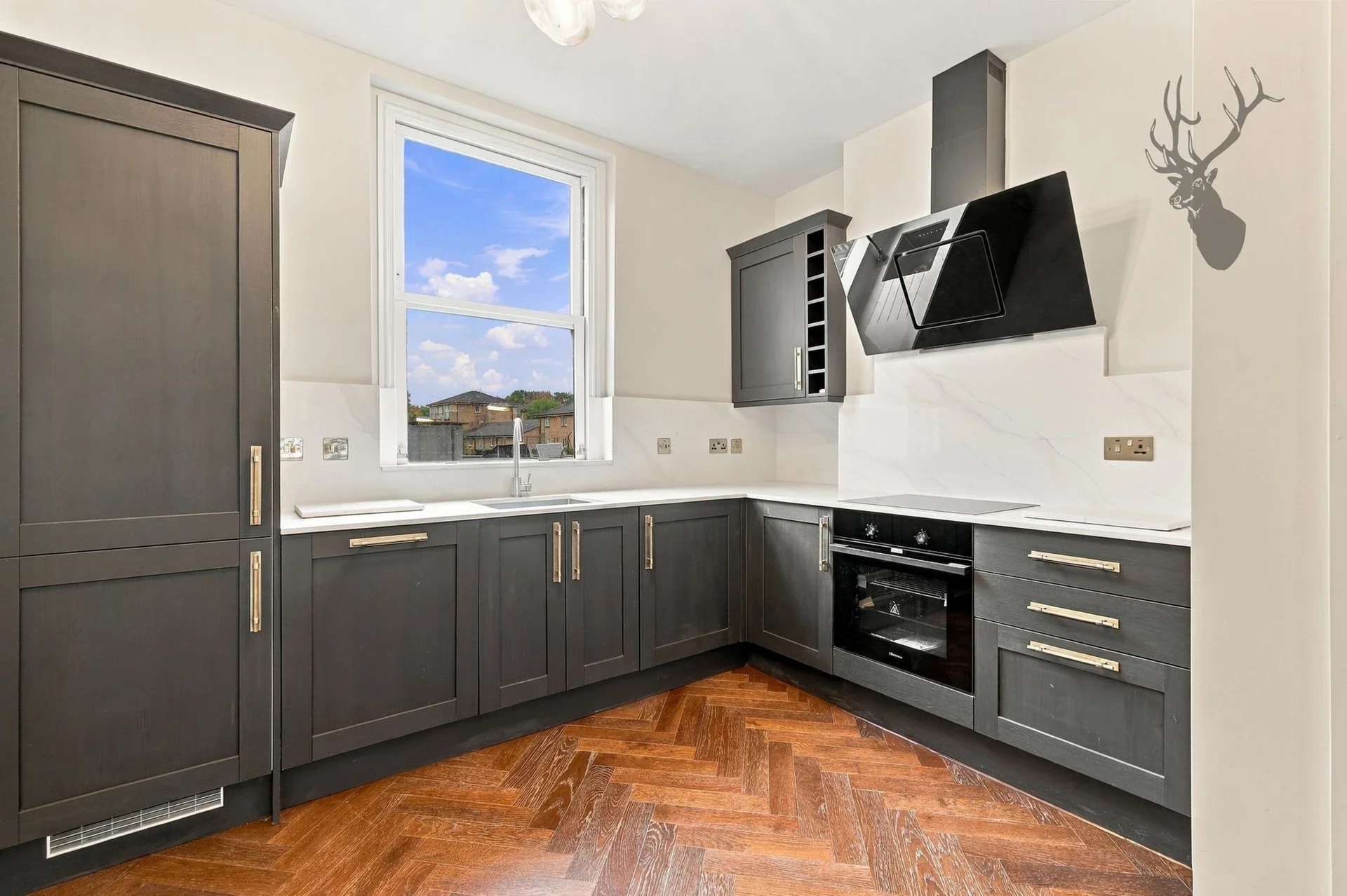 Flat Court Yard in Greater London