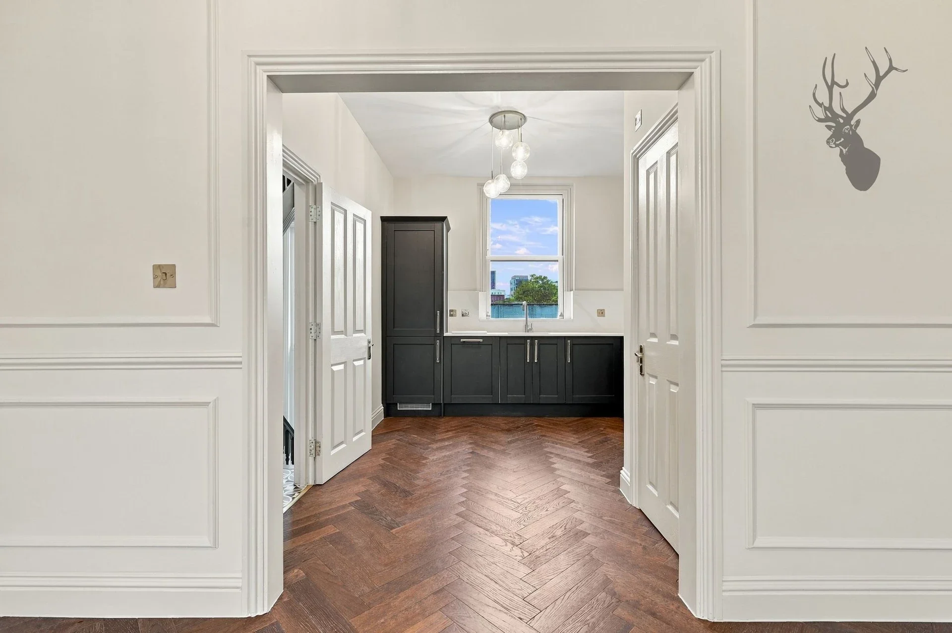 Flat Court Yard in Greater London