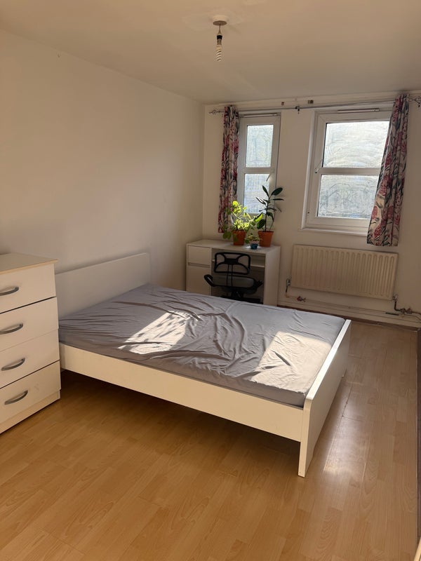 Room Clearbrook Way in Greater London