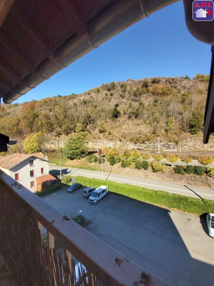 Flat Route d'Espagne in Savignac-les-Ormeaux