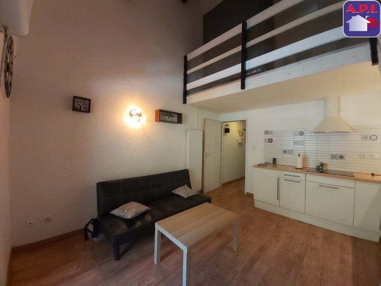 Flat Route d'Espagne in Savignac-les-Ormeaux