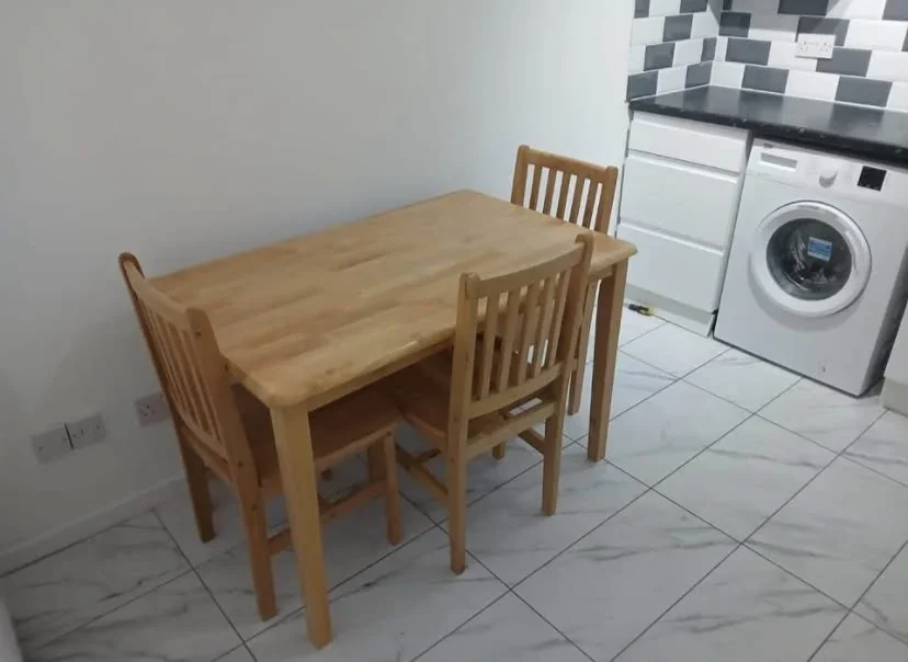 Room Hands Walk in Greater London