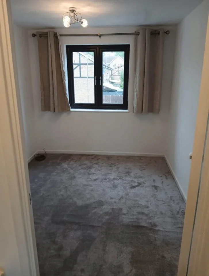 Room Hands Walk in Greater London