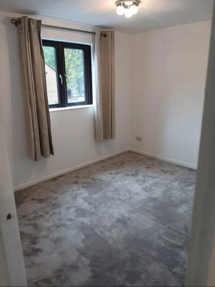 Room Hands Walk in Greater London