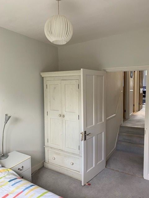 Room Robinson Road in Greater London