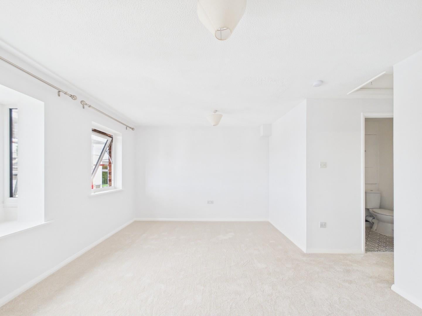 Flat Victoria Avenue in Bristol