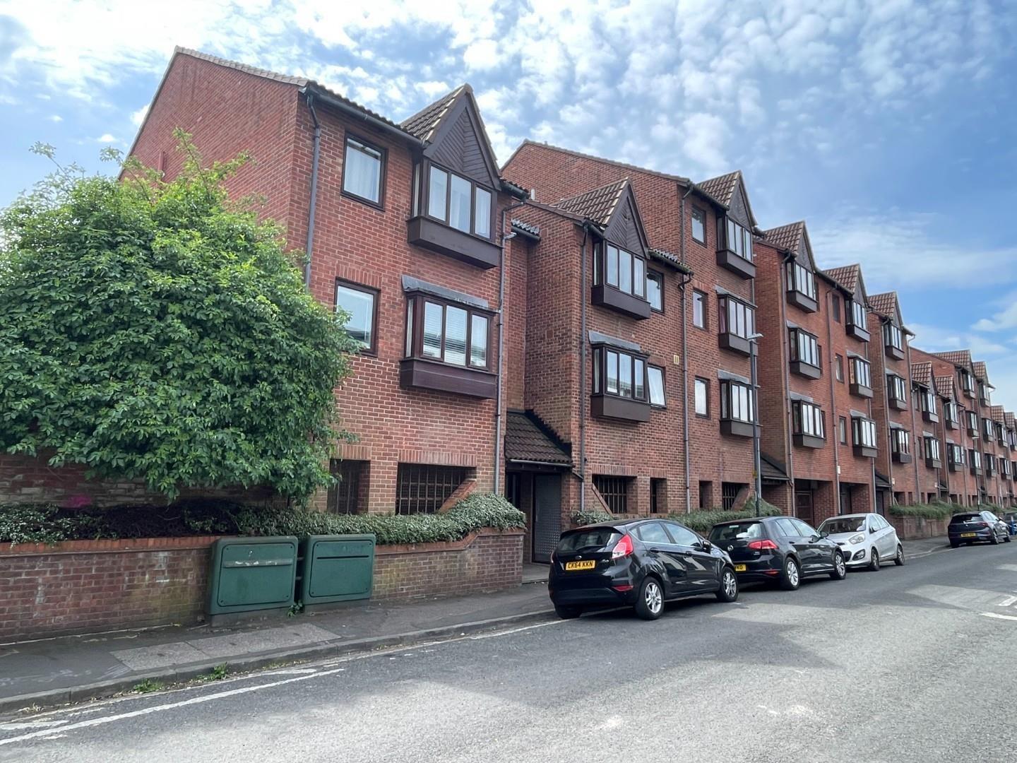 Flat Victoria Avenue in Bristol