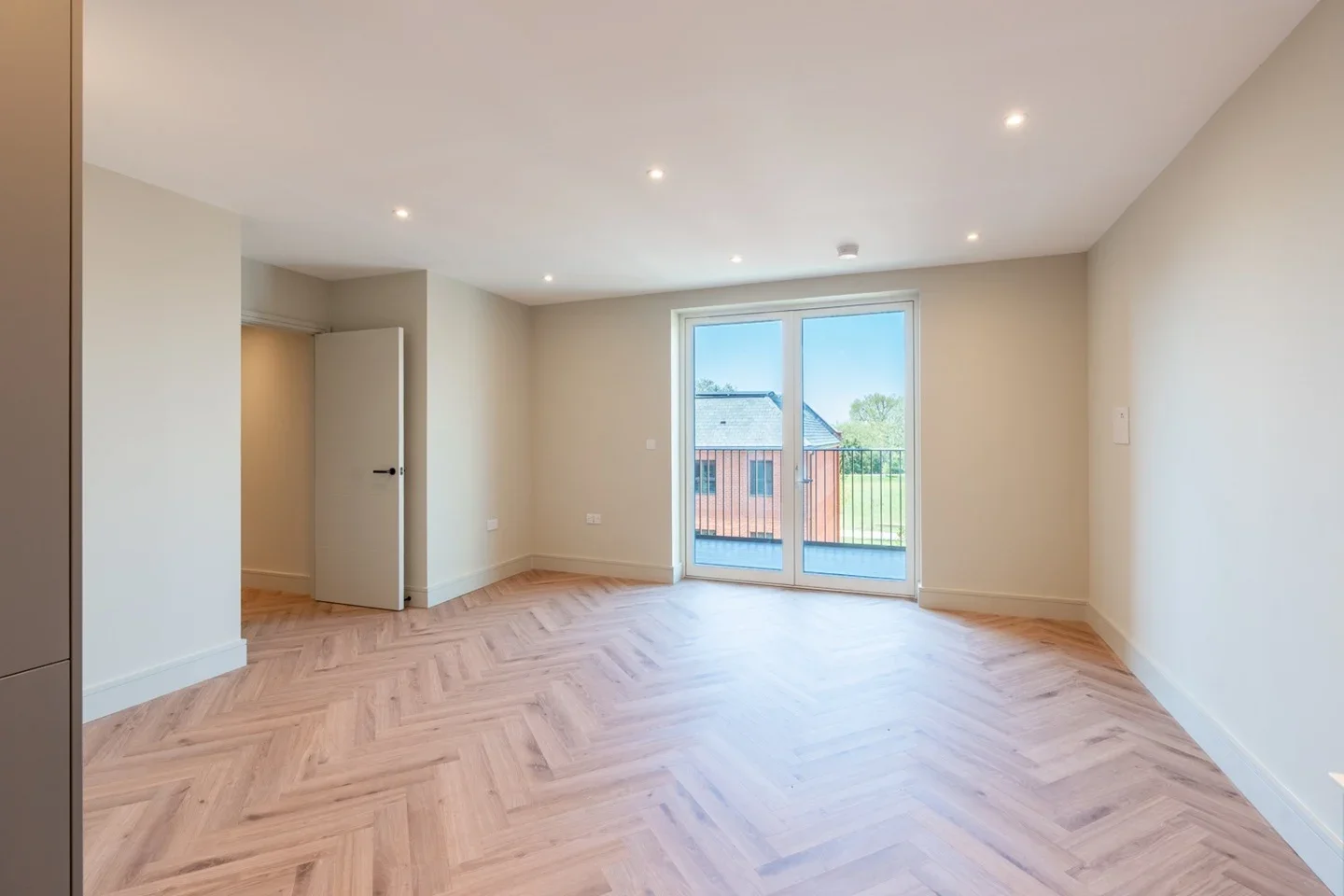 Flat Lapidge Drive in Greater London