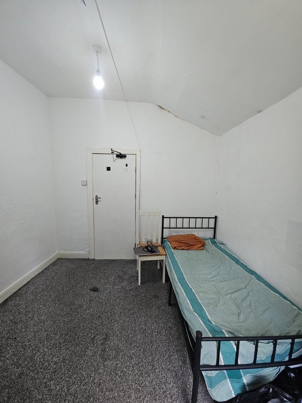 Room Barford Road in Birmingham