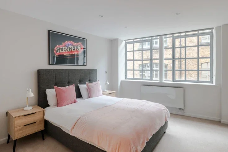 Flat Eyre Street Hill in Greater London