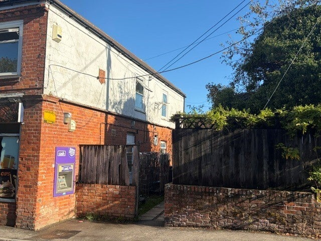Flat Fieldside in West Lavington