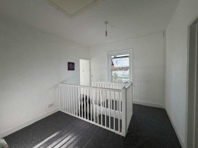 Flat Fieldside in West Lavington