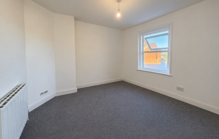 Flat Fieldside in West Lavington