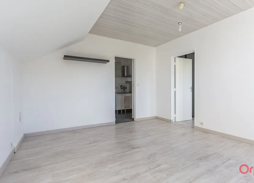 Flat Rue Pierre Curie in Sainte-Geneviève-des-Bois