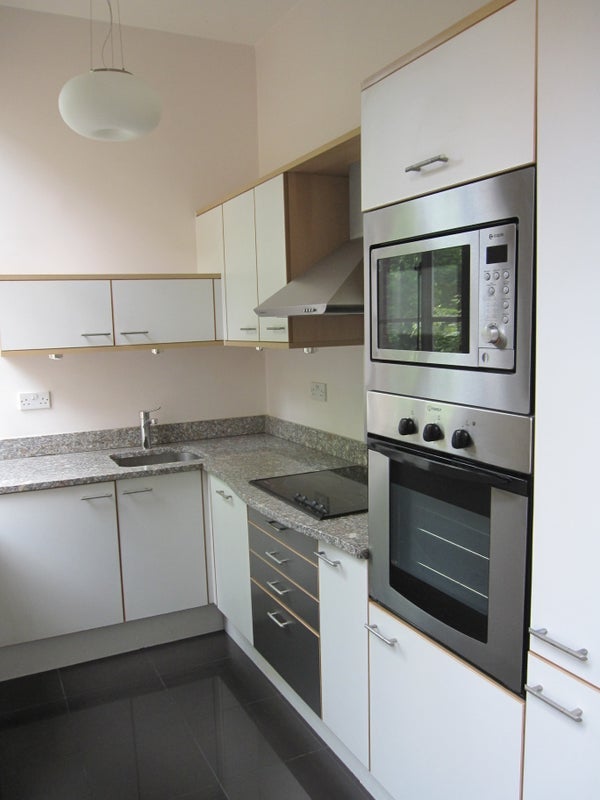 Room Rosebery Avenue in Greater London