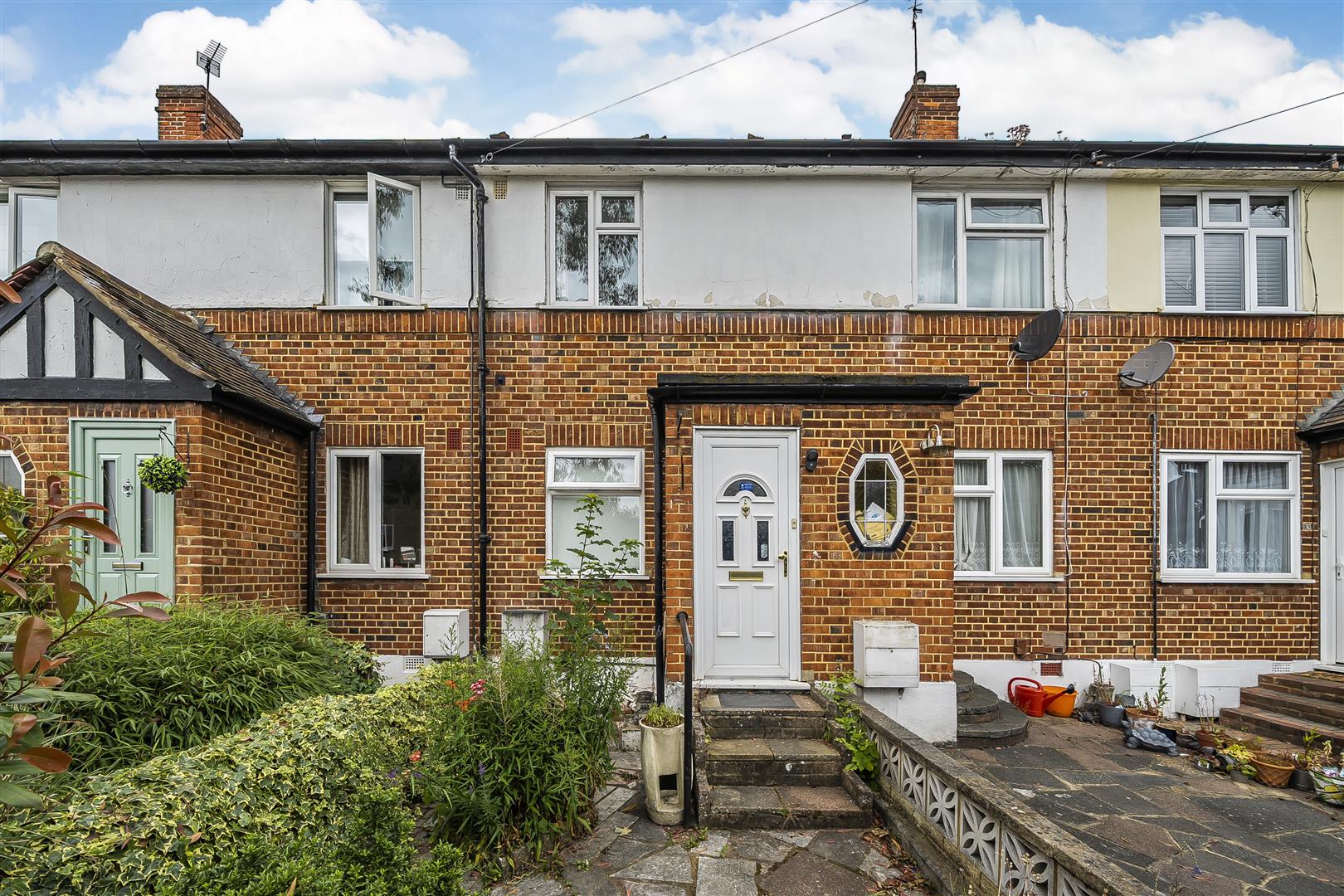 Flat Errol Gardens in Greater London
