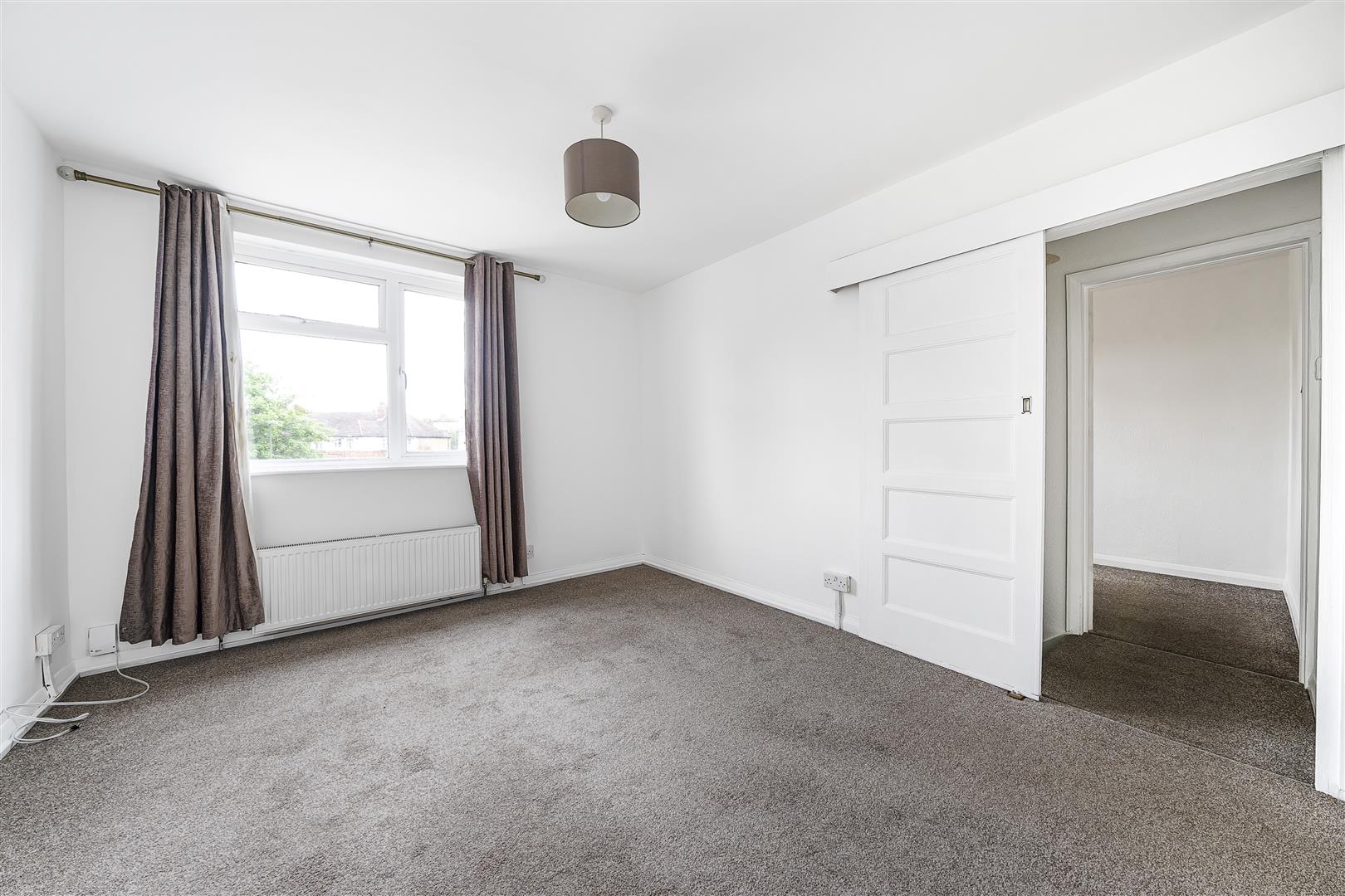 Flat Errol Gardens in Greater London