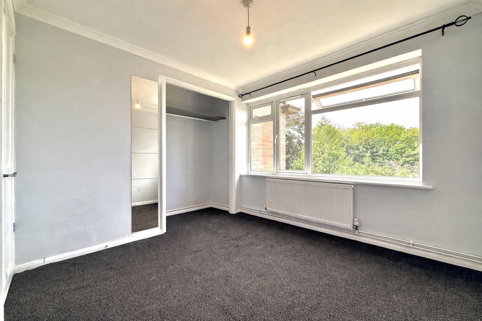Flat Cawston Court in Greater London